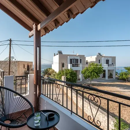 Apteramare Tradidtional House 'new Listing' *