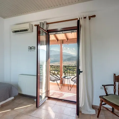 Apteramare Tradidtional House 'new Listing' *