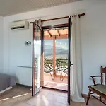 Apteramare Tradidtional House 'new Listing' *