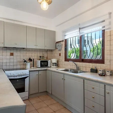 Вилла Apteramare Tradidtional House 'new Listing' *