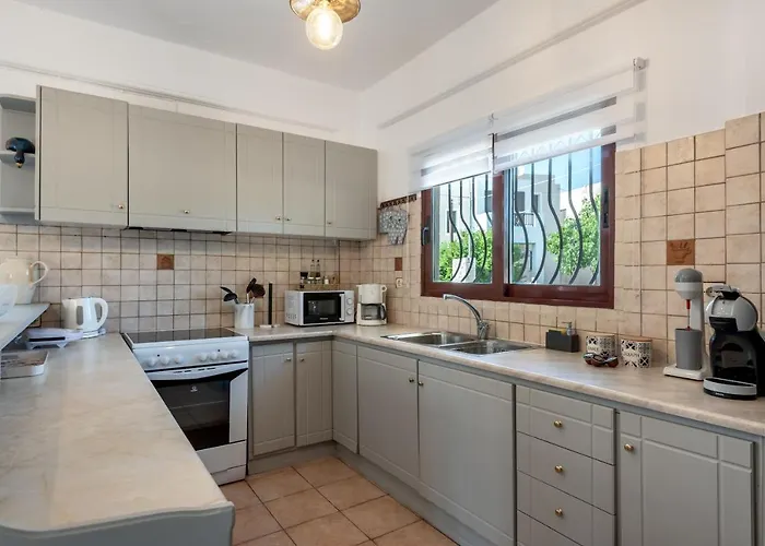 Villa Apteramare Tradidtional House 'new Listing' *