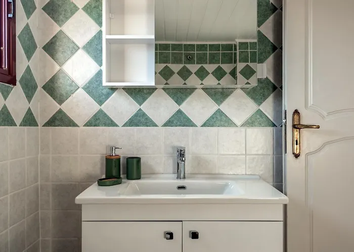 Apteramare Tradidtional House 'new Listing' Villa