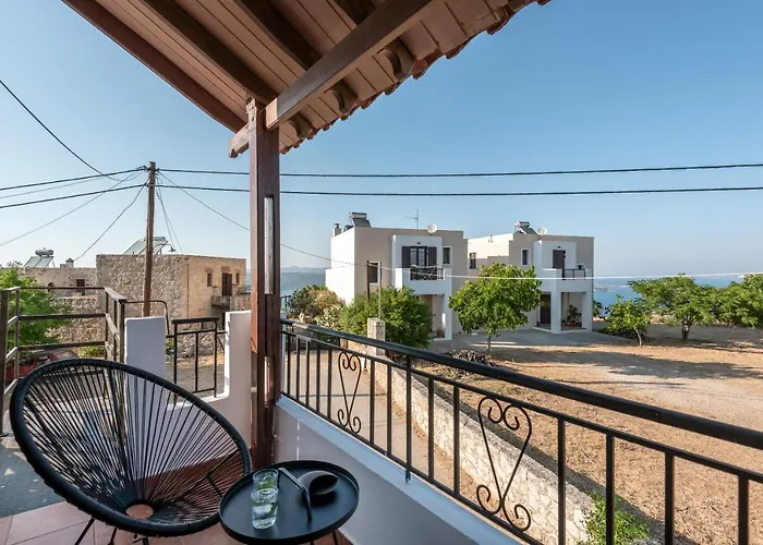 Apteramare Tradidtional House 'new Listing' *