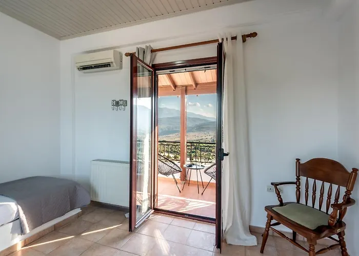 Apteramare Tradidtional House 'new Listing' *