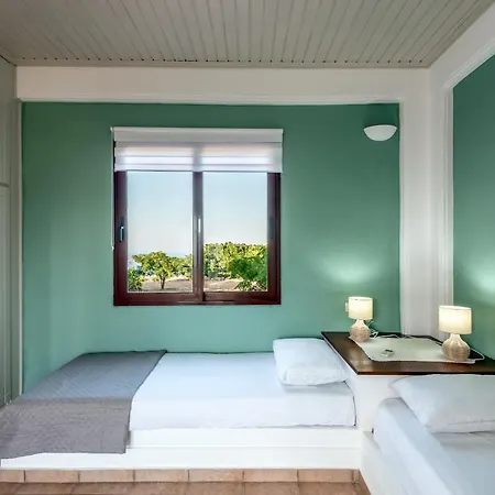 Villa Apteramare Tradidtional House 'new Listing' *